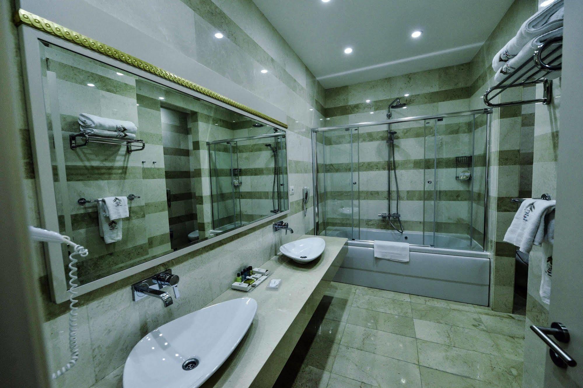 Gabala Garden Hotel エクステリア 写真